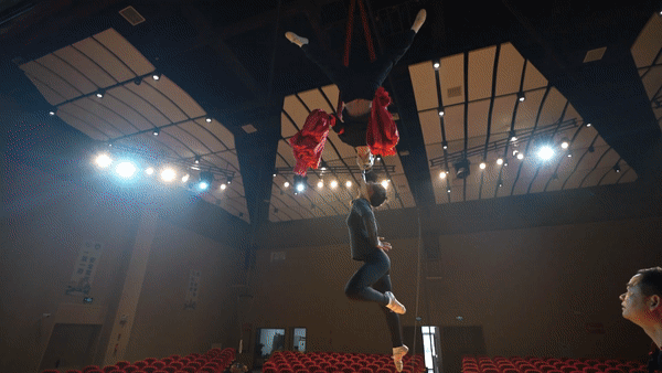 新春走基层｜奔向新一年：我在“杂技小镇”守“非遗”