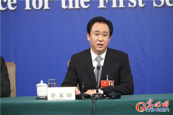 政协委员就“提高保障和改善民生水平”答记者问