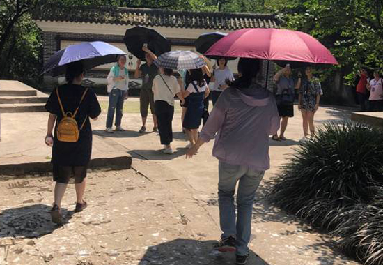 【美丽中国长江行】大树参天白鹭翔集 重庆这所中学因景色太美成旅游胜地丨微视频