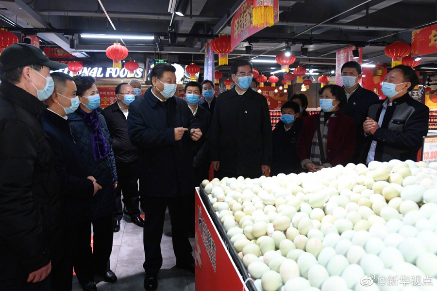 习近平在贵阳考察超市和社区