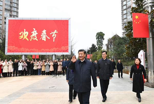 习近平春节前夕赴贵州看望慰问各族干部群众