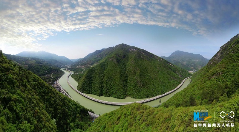 沿着高速看中国|航拍兴山“水上公路”：三峡库区的生态画廊