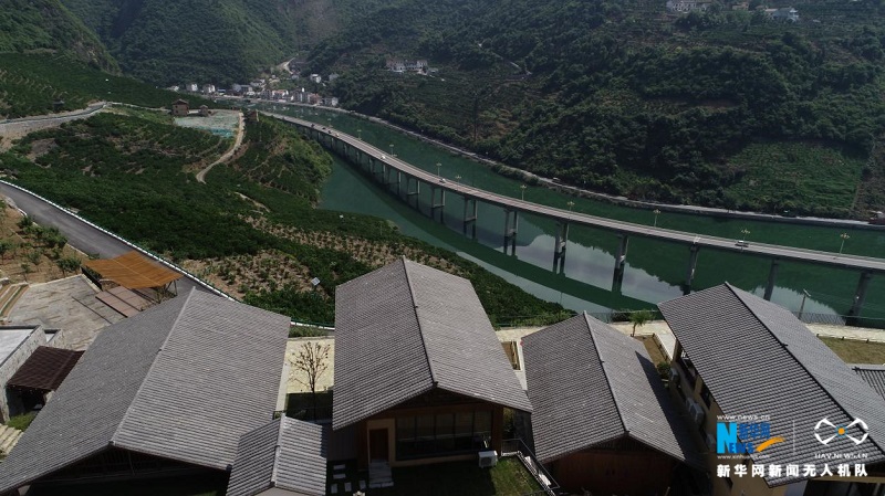 沿着高速看中国|航拍兴山“水上公路”：三峡库区的生态画廊