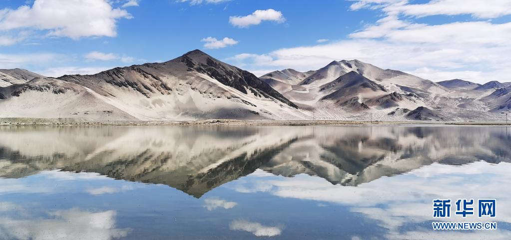 西藏定结湿地：静水如镜