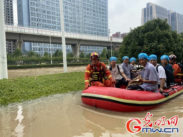 视频丨为橙色逆行者点赞！直击阜外华中医院大转移