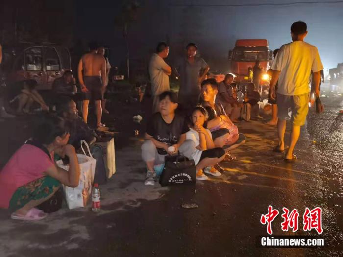 直击洪水围困的新乡：那一夜，他们不得不二次转移