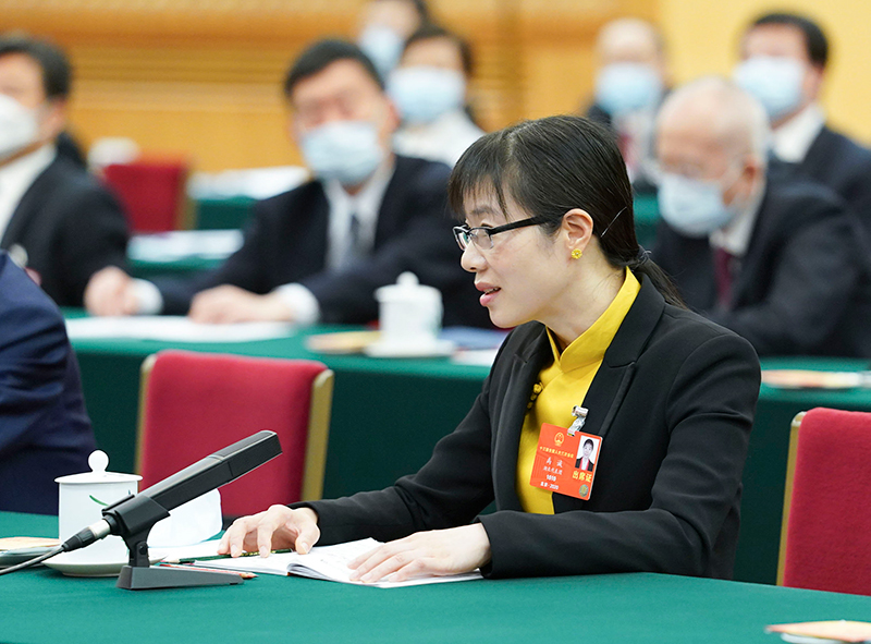 习近平两会家常话丨“我在电视上看到你了”