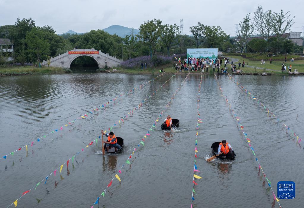 江南水乡“庆端午 划菱桶”