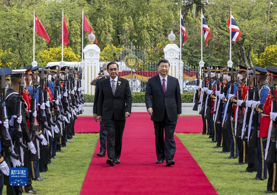 习近平同泰国总理巴育举行会谈