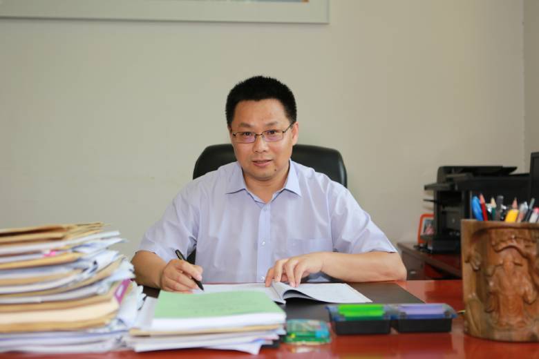 【笃行不怠 不负人民】音频海报丨沈建忠委员:攻坚克难,守护百姓食品安全 【笃行不怠 不负人民】音频海报丨沈建忠委员:攻坚克难,守护百姓食品安全
