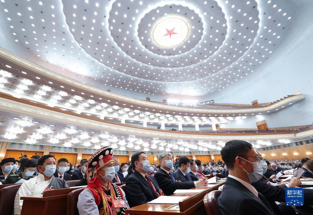 全国政协十四届一次会议举行第二次全体会议