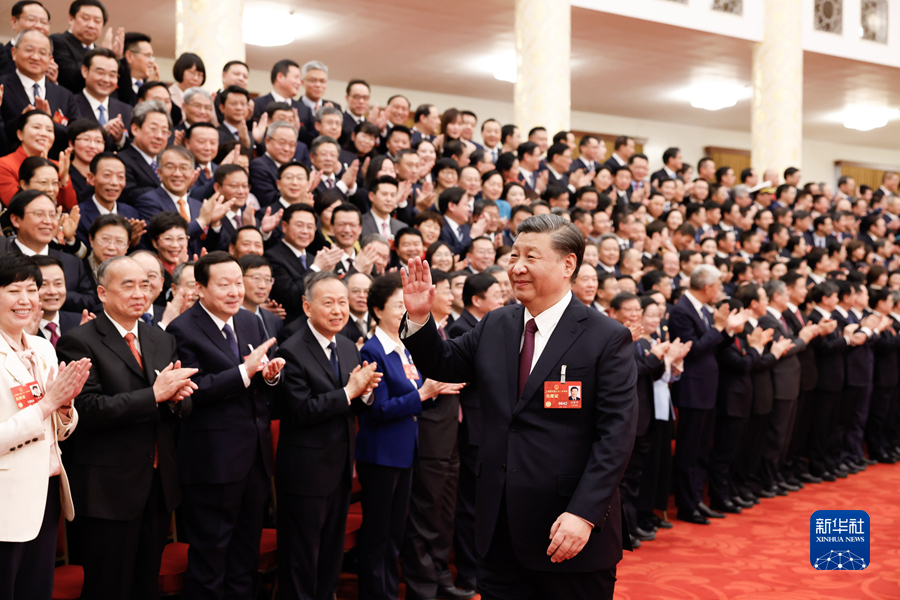 十四届全国人大一次会议在京闭幕