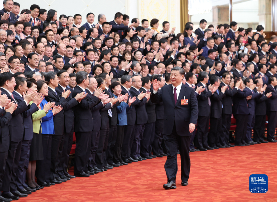 十四届全国人大一次会议在京闭幕