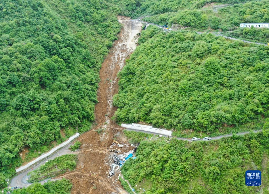 四川乐山金口河发生高位山体垮塌造成19人遇难