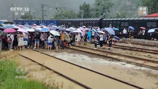 焦点访谈丨风雨同舟 人民至上 坚决打赢这场硬仗