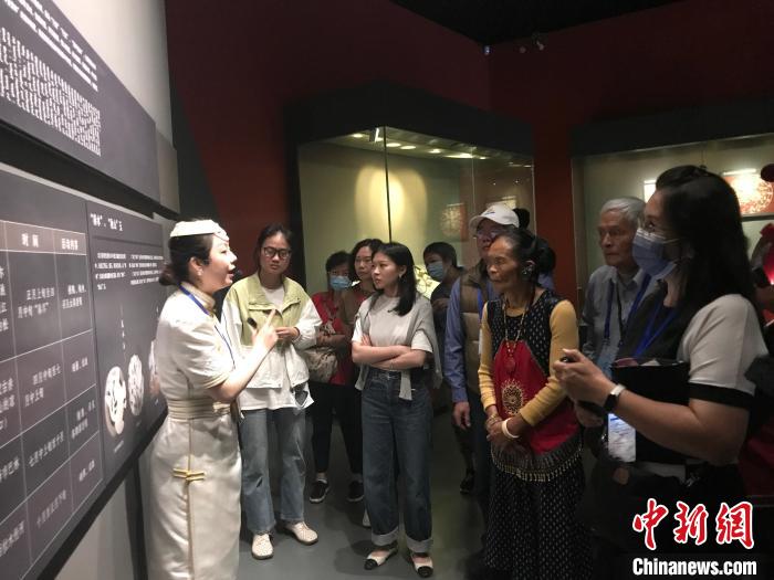 台湾少数民族同胞访内蒙古：在品味特色文化中感受发展