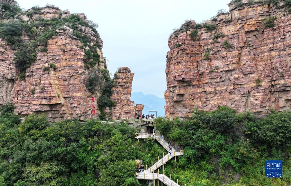 假期旅游热 祖国山河美