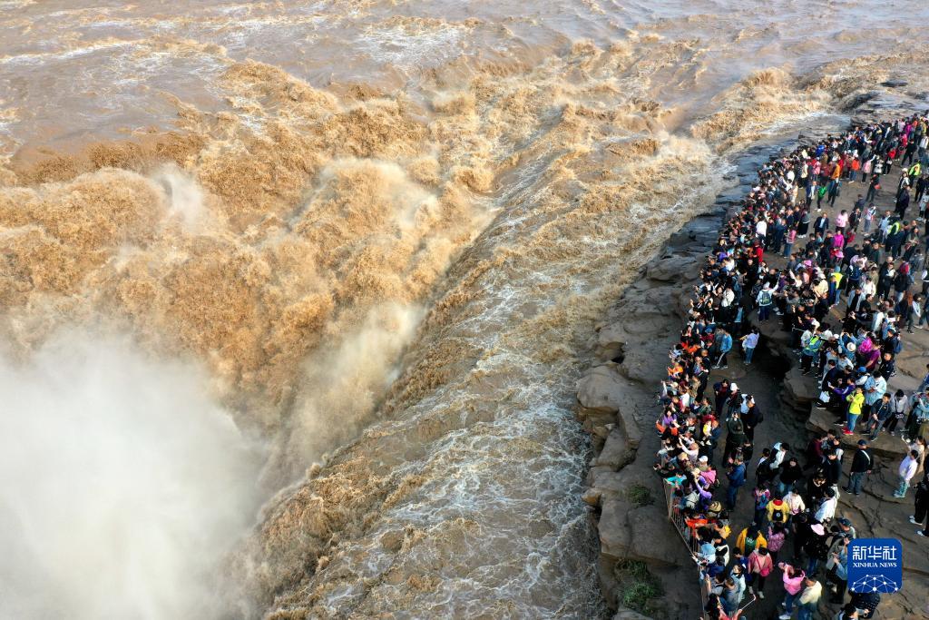 假期旅游热 祖国山河美
