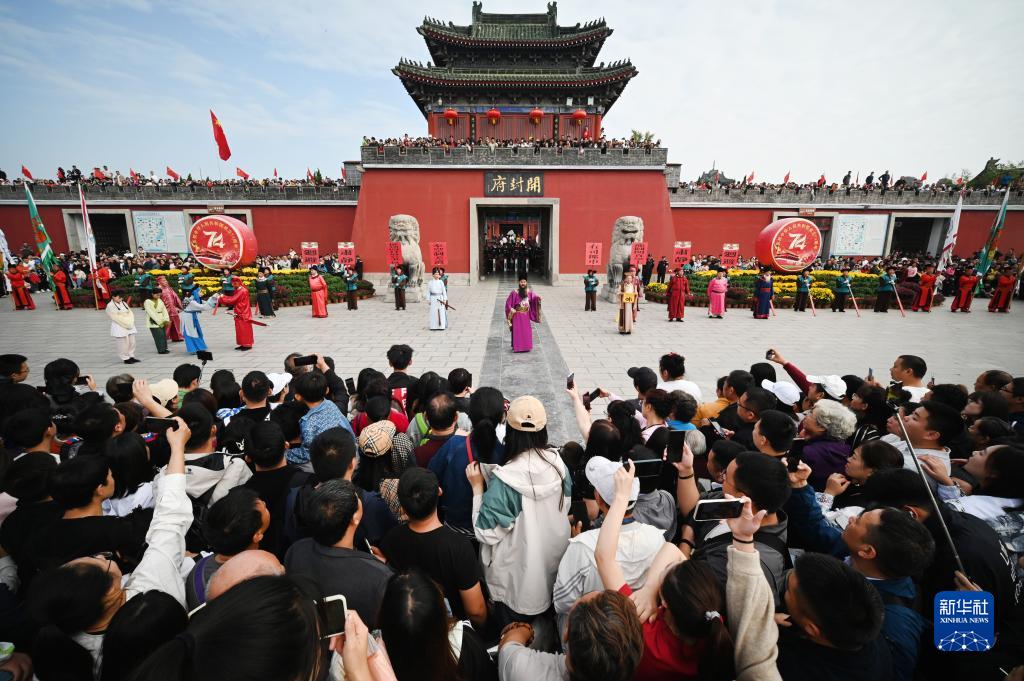 假期旅游热 祖国山河美