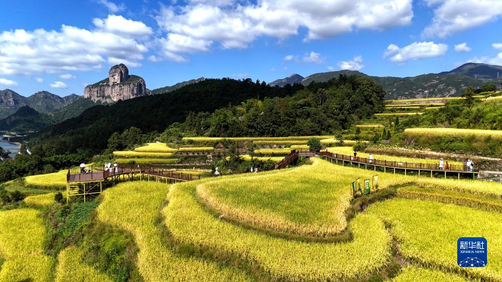 假期旅游热 祖国山河美