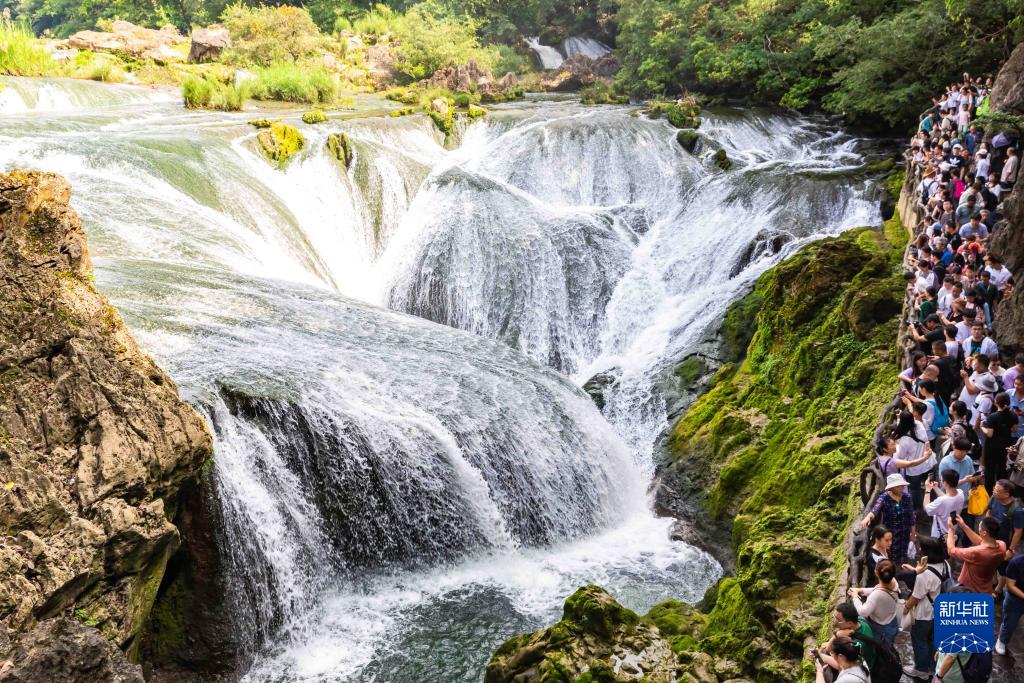 假期旅游热 祖国山河美