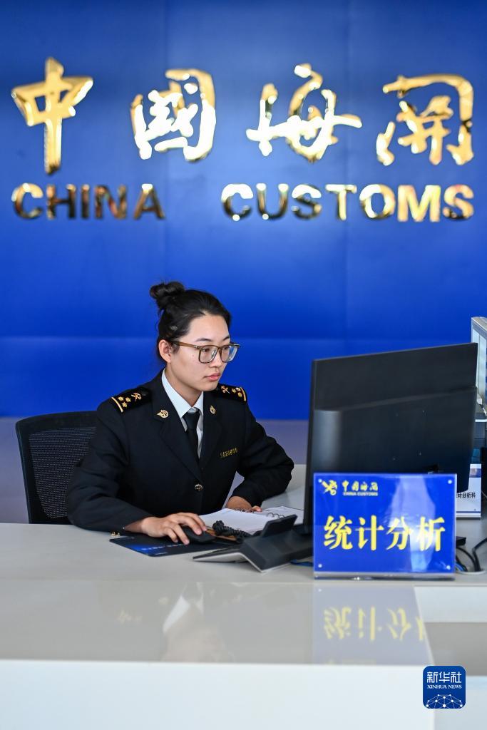 四季看新疆之走进口岸看新疆｜新疆喀什综合保税区：打造高水平对外开放新高地
