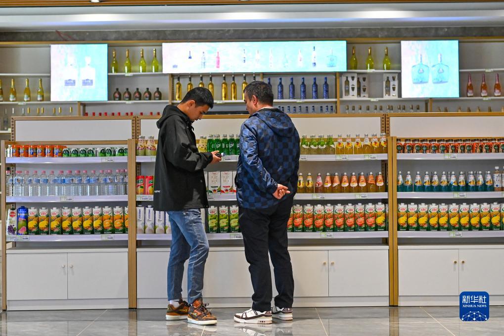 四季看新疆之走进口岸看新疆｜新疆喀什综合保税区：打造高水平对外开放新高地