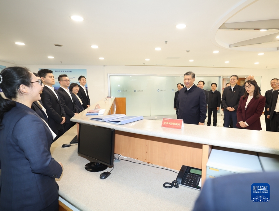 习近平在上海考察 返京途中在江苏盐城考察