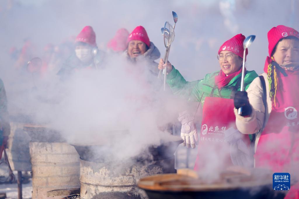 哈尔滨采冰节启幕 冰城进入采冰季