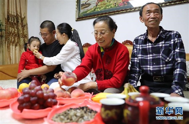 10年新年贺词回眸 | 习近平提到的这些人，值得铭记！