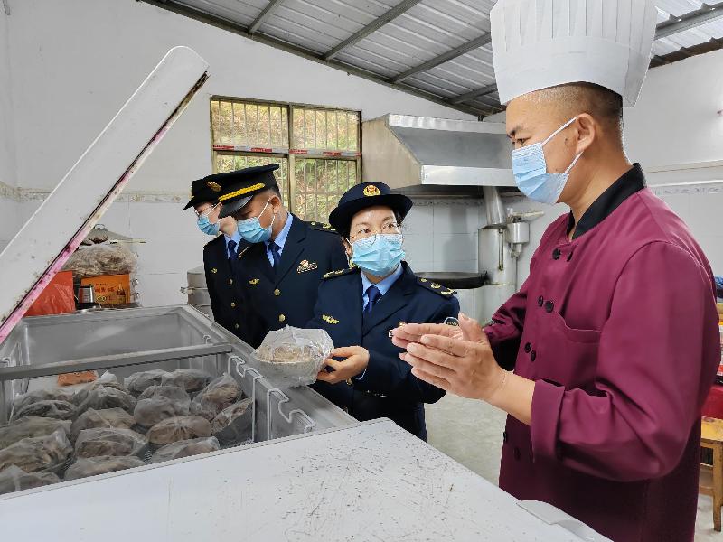 新春走基层 ｜广西蒙山：守护人间“烟火味” 市场监管在行动