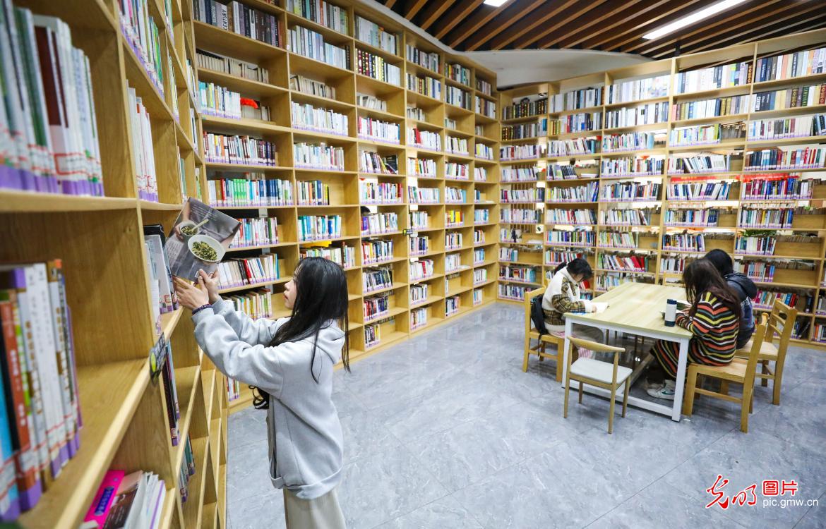 【新春走基层】寻“鉴”年味丨图刊：书香隽永年味浓