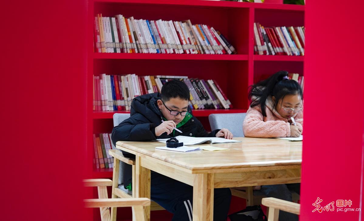 【新春走基层】寻“鉴”年味丨图刊：书香隽永年味浓