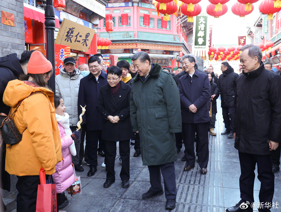 习近平春节前夕在天津看望慰问基层干部群众