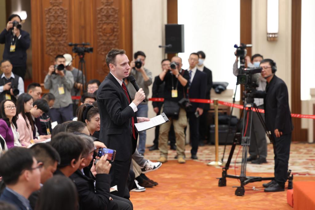 全国政协十四届二次会议举行新闻发布会