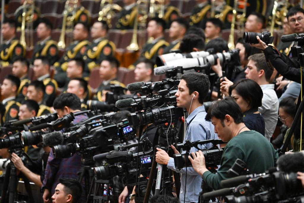 十四届全国人大二次会议在京开幕