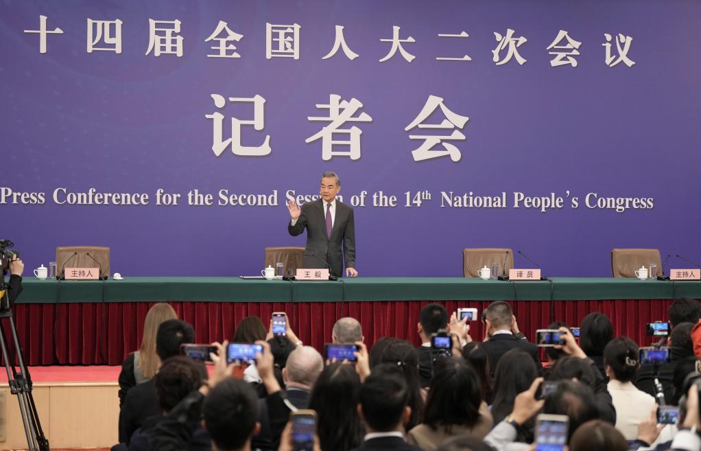 王毅回答中外记者提问