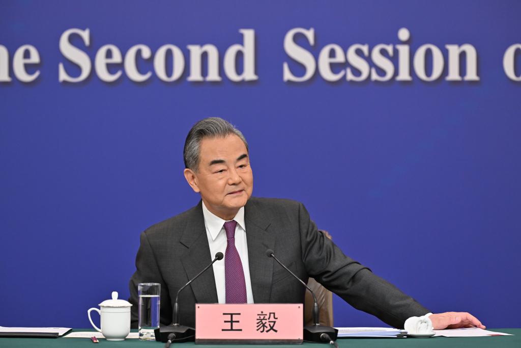 王毅回答中外记者提问