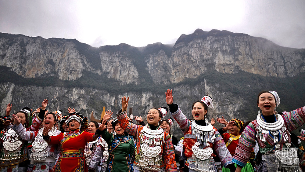 如何推进中华民族共同体建设，习近平在这次大会上提出明确要求