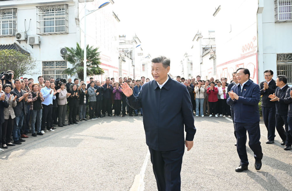 习近平在湖北考察调研