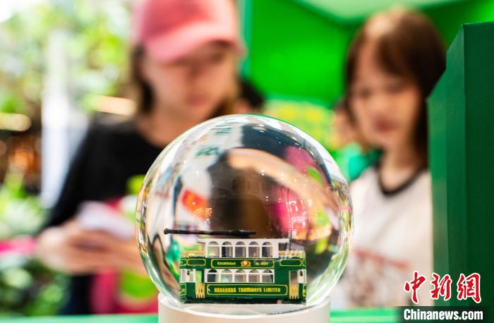 驶过香港岛两个甲子的“叮叮车” 驶过香港岛两个甲子的“叮叮车”