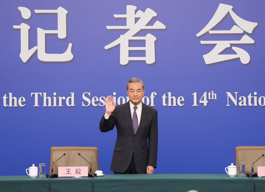 王毅回答中外记者提问