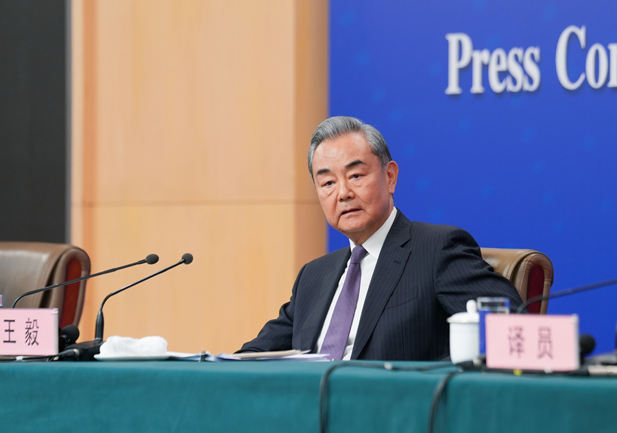 王毅回答中外记者提问