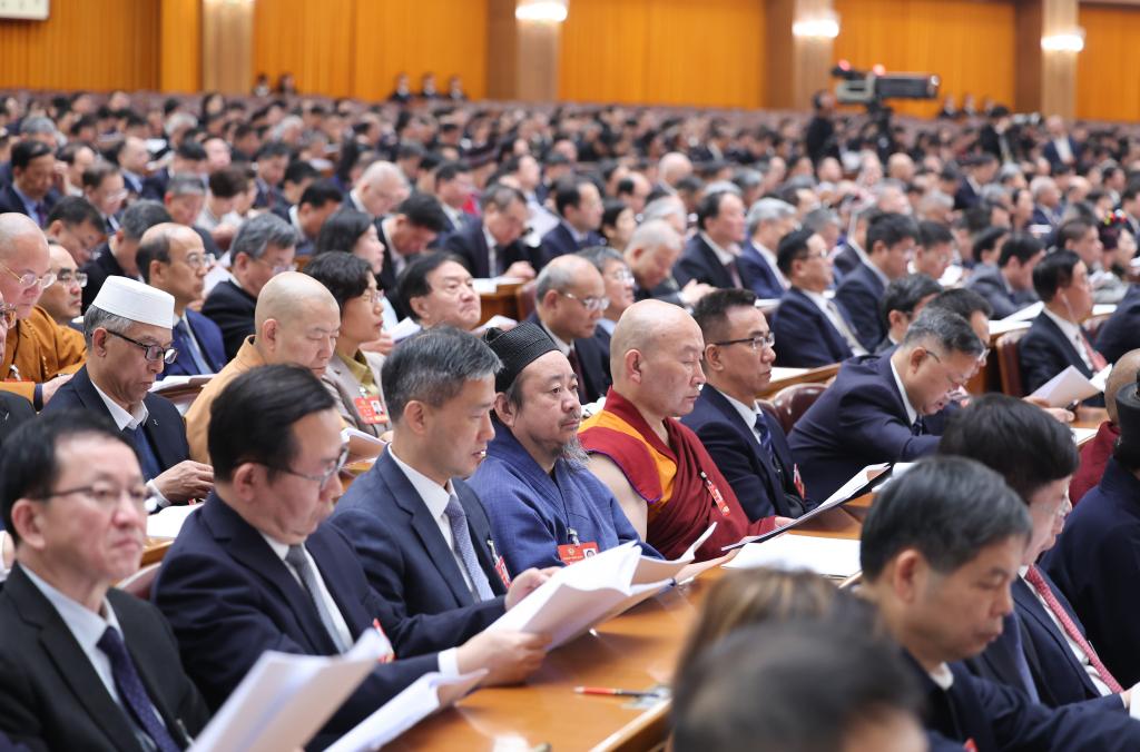 全国政协十四届三次会议举行第二次全体会议