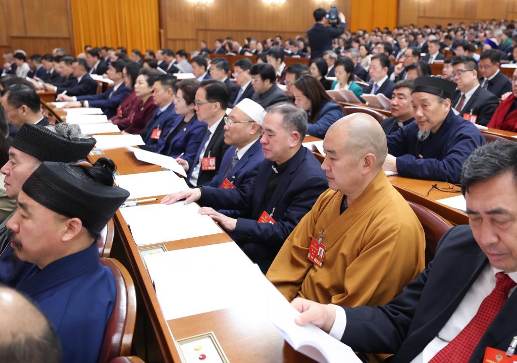全国政协十四届三次会议举行第二次全体会议