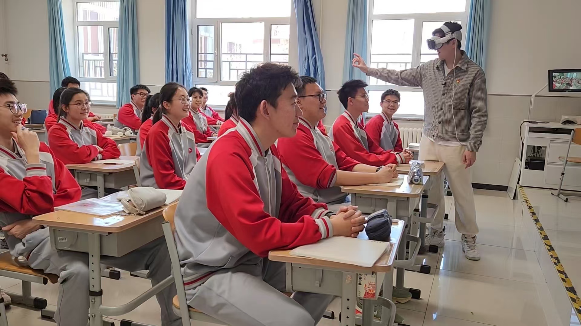 【春来早，奋进正当时】这堂AR物理课，“包会”的！