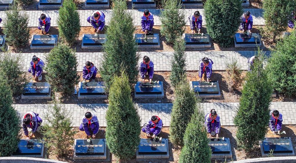 清明祭扫缅怀革命先烈