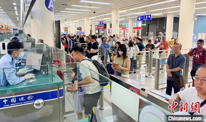 数百万港人假日北上消费,对内地文旅赞不绝口