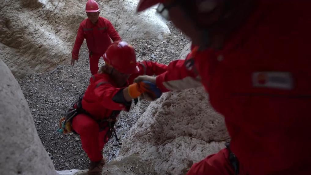 新华视点丨致敬劳动者 平凡岗位上的光芒万丈