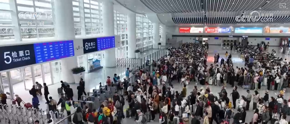 1800万、215万、208万……出行旺盛！“流动的中国”活力澎湃